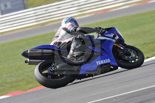Motorcycle action photographs;Trackday digital images;event digital images;eventdigitalimages;no limits trackday;peter wileman photography;snetterton;snetterton circuit norfolk;snetterton photographs;trackday;trackday photos