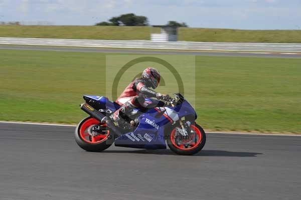 Motorcycle action photographs;Trackday digital images;event digital images;eventdigitalimages;no limits trackday;peter wileman photography;snetterton;snetterton circuit norfolk;snetterton photographs;trackday;trackday photos