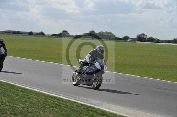 Motorcycle action photographs;Trackday digital images;event digital images;eventdigitalimages;no limits trackday;peter wileman photography;snetterton;snetterton circuit norfolk;snetterton photographs;trackday;trackday photos