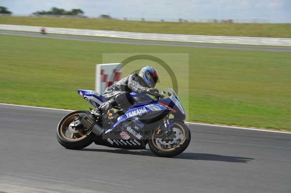 Motorcycle action photographs;Trackday digital images;event digital images;eventdigitalimages;no limits trackday;peter wileman photography;snetterton;snetterton circuit norfolk;snetterton photographs;trackday;trackday photos