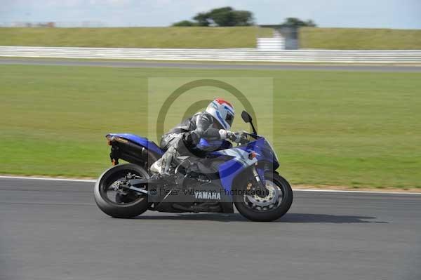 Motorcycle action photographs;Trackday digital images;event digital images;eventdigitalimages;no limits trackday;peter wileman photography;snetterton;snetterton circuit norfolk;snetterton photographs;trackday;trackday photos