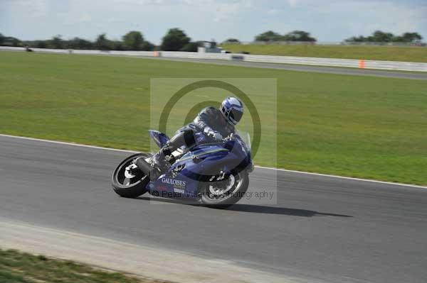 Motorcycle action photographs;Trackday digital images;event digital images;eventdigitalimages;no limits trackday;peter wileman photography;snetterton;snetterton circuit norfolk;snetterton photographs;trackday;trackday photos