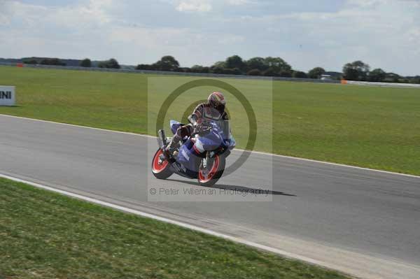 Motorcycle action photographs;Trackday digital images;event digital images;eventdigitalimages;no limits trackday;peter wileman photography;snetterton;snetterton circuit norfolk;snetterton photographs;trackday;trackday photos