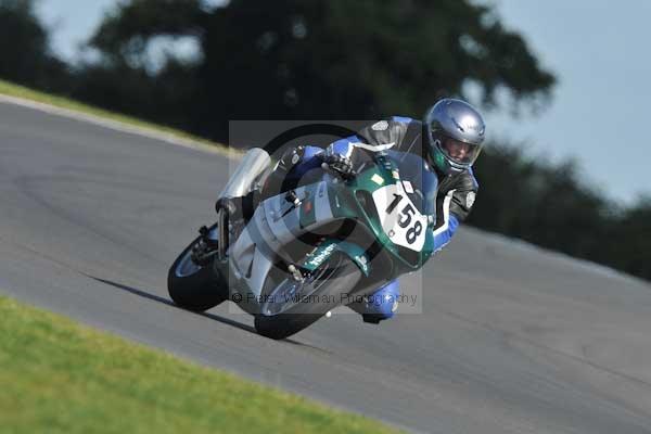 Motorcycle action photographs;Trackday digital images;event digital images;eventdigitalimages;no limits trackday;peter wileman photography;snetterton;snetterton circuit norfolk;snetterton photographs;trackday;trackday photos