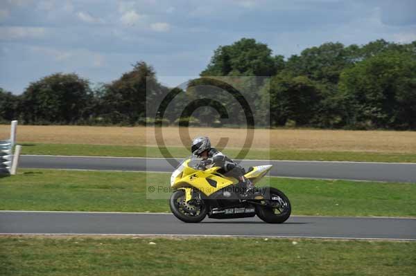Motorcycle action photographs;Trackday digital images;event digital images;eventdigitalimages;no limits trackday;peter wileman photography;snetterton;snetterton circuit norfolk;snetterton photographs;trackday;trackday photos