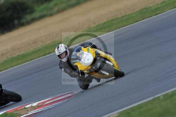 Motorcycle action photographs;Trackday digital images;event digital images;eventdigitalimages;no limits trackday;peter wileman photography;snetterton;snetterton circuit norfolk;snetterton photographs;trackday;trackday photos