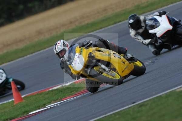 Motorcycle action photographs;Trackday digital images;event digital images;eventdigitalimages;no limits trackday;peter wileman photography;snetterton;snetterton circuit norfolk;snetterton photographs;trackday;trackday photos