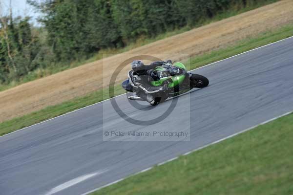 Motorcycle action photographs;Trackday digital images;event digital images;eventdigitalimages;no limits trackday;peter wileman photography;snetterton;snetterton circuit norfolk;snetterton photographs;trackday;trackday photos