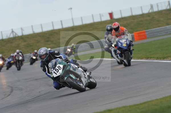 Motorcycle action photographs;Trackday digital images;event digital images;eventdigitalimages;no limits trackday;peter wileman photography;snetterton;snetterton circuit norfolk;snetterton photographs;trackday;trackday photos