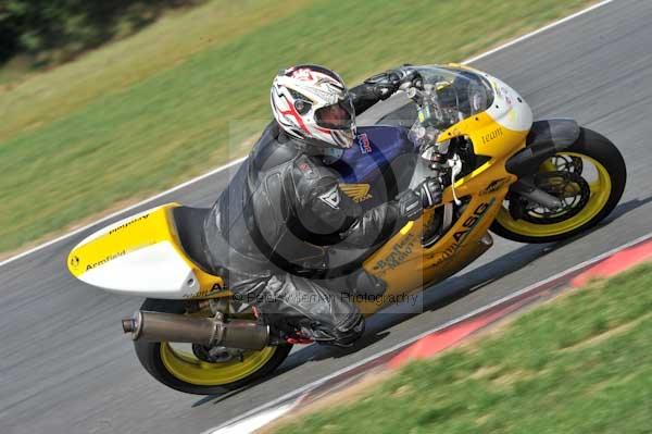Motorcycle action photographs;Trackday digital images;event digital images;eventdigitalimages;no limits trackday;peter wileman photography;snetterton;snetterton circuit norfolk;snetterton photographs;trackday;trackday photos
