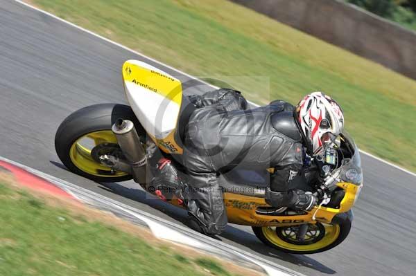 Motorcycle action photographs;Trackday digital images;event digital images;eventdigitalimages;no limits trackday;peter wileman photography;snetterton;snetterton circuit norfolk;snetterton photographs;trackday;trackday photos