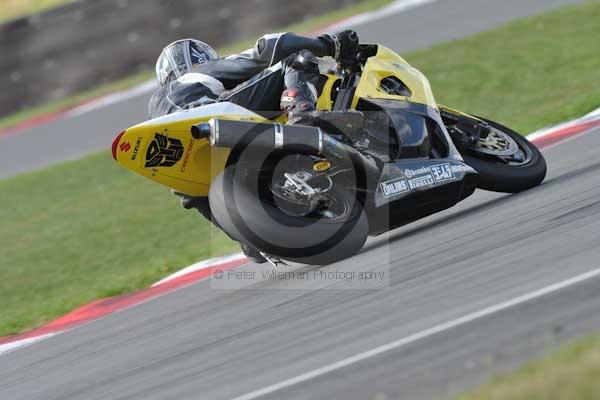 Motorcycle action photographs;Trackday digital images;event digital images;eventdigitalimages;no limits trackday;peter wileman photography;snetterton;snetterton circuit norfolk;snetterton photographs;trackday;trackday photos