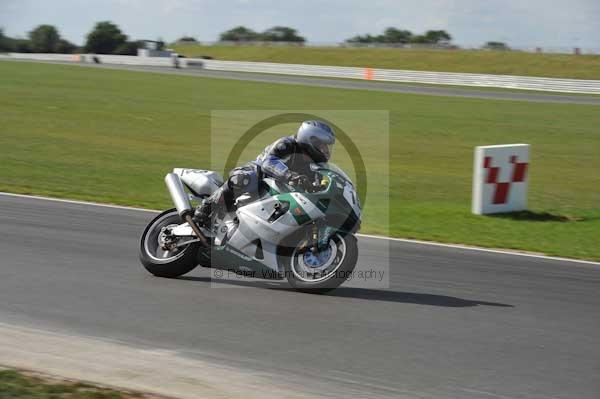 Motorcycle action photographs;Trackday digital images;event digital images;eventdigitalimages;no limits trackday;peter wileman photography;snetterton;snetterton circuit norfolk;snetterton photographs;trackday;trackday photos