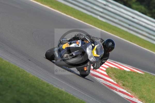 Motorcycle action photographs;Trackday digital images;event digital images;eventdigitalimages;no limits trackday;peter wileman photography;snetterton;snetterton circuit norfolk;snetterton photographs;trackday;trackday photos