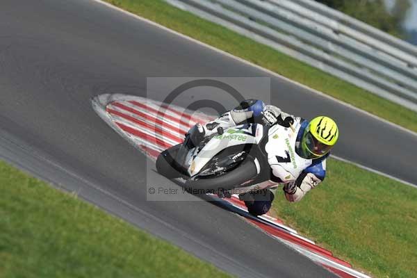 Motorcycle action photographs;Trackday digital images;event digital images;eventdigitalimages;no limits trackday;peter wileman photography;snetterton;snetterton circuit norfolk;snetterton photographs;trackday;trackday photos