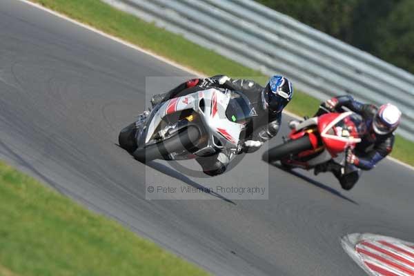 Motorcycle action photographs;Trackday digital images;event digital images;eventdigitalimages;no limits trackday;peter wileman photography;snetterton;snetterton circuit norfolk;snetterton photographs;trackday;trackday photos