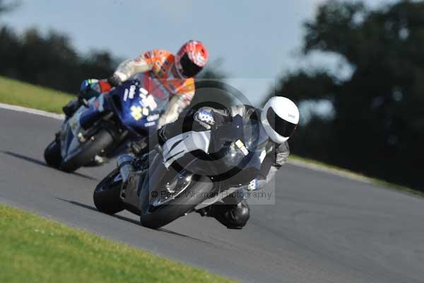 Motorcycle action photographs;Trackday digital images;event digital images;eventdigitalimages;no limits trackday;peter wileman photography;snetterton;snetterton circuit norfolk;snetterton photographs;trackday;trackday photos