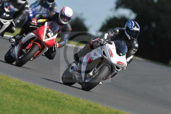 Motorcycle action photographs;Trackday digital images;event digital images;eventdigitalimages;no limits trackday;peter wileman photography;snetterton;snetterton circuit norfolk;snetterton photographs;trackday;trackday photos