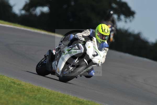 Motorcycle action photographs;Trackday digital images;event digital images;eventdigitalimages;no limits trackday;peter wileman photography;snetterton;snetterton circuit norfolk;snetterton photographs;trackday;trackday photos