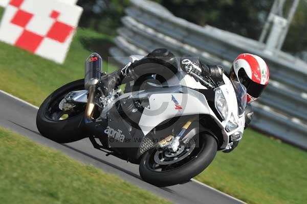 Motorcycle action photographs;Trackday digital images;event digital images;eventdigitalimages;no limits trackday;peter wileman photography;snetterton;snetterton circuit norfolk;snetterton photographs;trackday;trackday photos