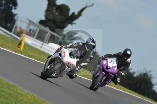 Motorcycle action photographs;Trackday digital images;event digital images;eventdigitalimages;no limits trackday;peter wileman photography;snetterton;snetterton circuit norfolk;snetterton photographs;trackday;trackday photos