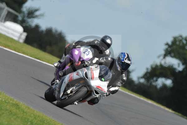 Motorcycle action photographs;Trackday digital images;event digital images;eventdigitalimages;no limits trackday;peter wileman photography;snetterton;snetterton circuit norfolk;snetterton photographs;trackday;trackday photos