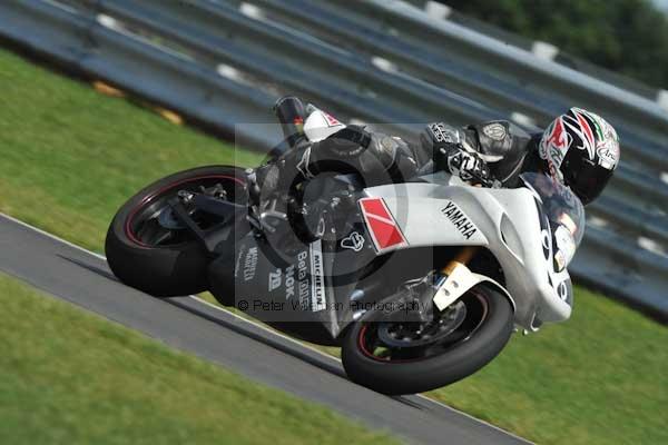 Motorcycle action photographs;Trackday digital images;event digital images;eventdigitalimages;no limits trackday;peter wileman photography;snetterton;snetterton circuit norfolk;snetterton photographs;trackday;trackday photos