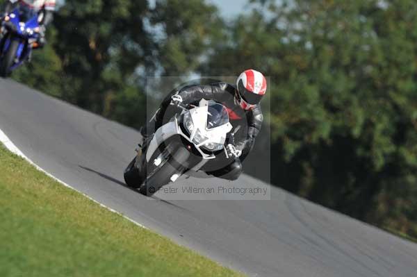 Motorcycle action photographs;Trackday digital images;event digital images;eventdigitalimages;no limits trackday;peter wileman photography;snetterton;snetterton circuit norfolk;snetterton photographs;trackday;trackday photos