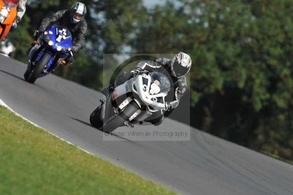 Motorcycle action photographs;Trackday digital images;event digital images;eventdigitalimages;no limits trackday;peter wileman photography;snetterton;snetterton circuit norfolk;snetterton photographs;trackday;trackday photos