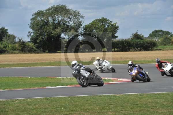 Motorcycle action photographs;Trackday digital images;event digital images;eventdigitalimages;no limits trackday;peter wileman photography;snetterton;snetterton circuit norfolk;snetterton photographs;trackday;trackday photos