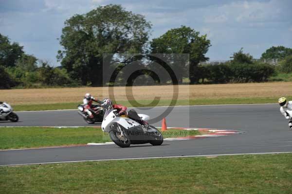 Motorcycle action photographs;Trackday digital images;event digital images;eventdigitalimages;no limits trackday;peter wileman photography;snetterton;snetterton circuit norfolk;snetterton photographs;trackday;trackday photos