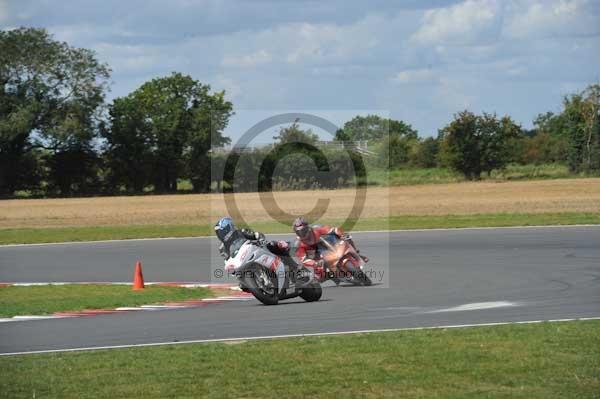 Motorcycle action photographs;Trackday digital images;event digital images;eventdigitalimages;no limits trackday;peter wileman photography;snetterton;snetterton circuit norfolk;snetterton photographs;trackday;trackday photos