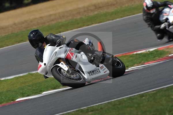 Motorcycle action photographs;Trackday digital images;event digital images;eventdigitalimages;no limits trackday;peter wileman photography;snetterton;snetterton circuit norfolk;snetterton photographs;trackday;trackday photos