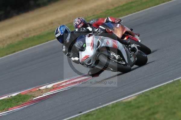 Motorcycle action photographs;Trackday digital images;event digital images;eventdigitalimages;no limits trackday;peter wileman photography;snetterton;snetterton circuit norfolk;snetterton photographs;trackday;trackday photos