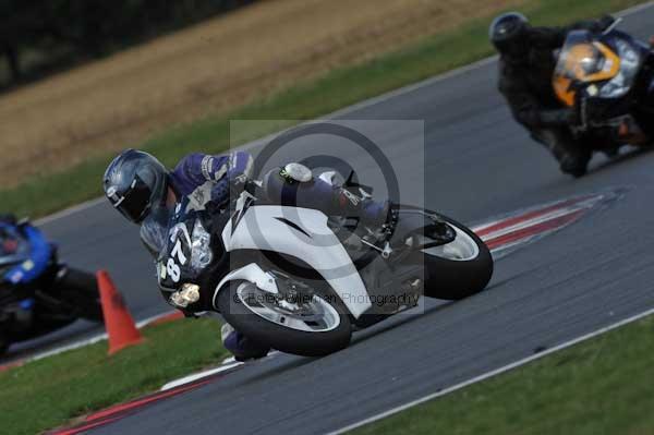Motorcycle action photographs;Trackday digital images;event digital images;eventdigitalimages;no limits trackday;peter wileman photography;snetterton;snetterton circuit norfolk;snetterton photographs;trackday;trackday photos