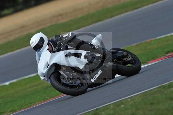 Motorcycle action photographs;Trackday digital images;event digital images;eventdigitalimages;no limits trackday;peter wileman photography;snetterton;snetterton circuit norfolk;snetterton photographs;trackday;trackday photos
