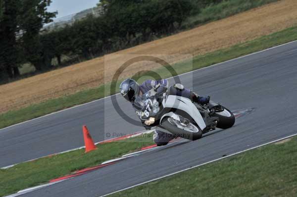 Motorcycle action photographs;Trackday digital images;event digital images;eventdigitalimages;no limits trackday;peter wileman photography;snetterton;snetterton circuit norfolk;snetterton photographs;trackday;trackday photos