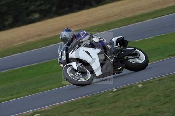 Motorcycle action photographs;Trackday digital images;event digital images;eventdigitalimages;no limits trackday;peter wileman photography;snetterton;snetterton circuit norfolk;snetterton photographs;trackday;trackday photos