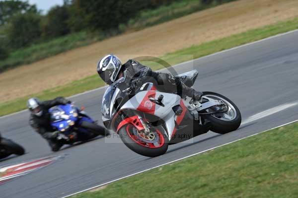 Motorcycle action photographs;Trackday digital images;event digital images;eventdigitalimages;no limits trackday;peter wileman photography;snetterton;snetterton circuit norfolk;snetterton photographs;trackday;trackday photos
