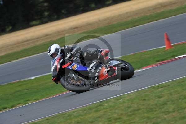 Motorcycle action photographs;Trackday digital images;event digital images;eventdigitalimages;no limits trackday;peter wileman photography;snetterton;snetterton circuit norfolk;snetterton photographs;trackday;trackday photos