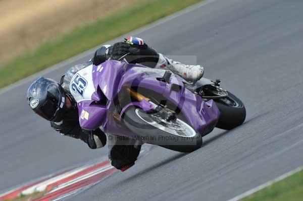 Motorcycle action photographs;Trackday digital images;event digital images;eventdigitalimages;no limits trackday;peter wileman photography;snetterton;snetterton circuit norfolk;snetterton photographs;trackday;trackday photos