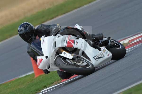 Motorcycle action photographs;Trackday digital images;event digital images;eventdigitalimages;no limits trackday;peter wileman photography;snetterton;snetterton circuit norfolk;snetterton photographs;trackday;trackday photos