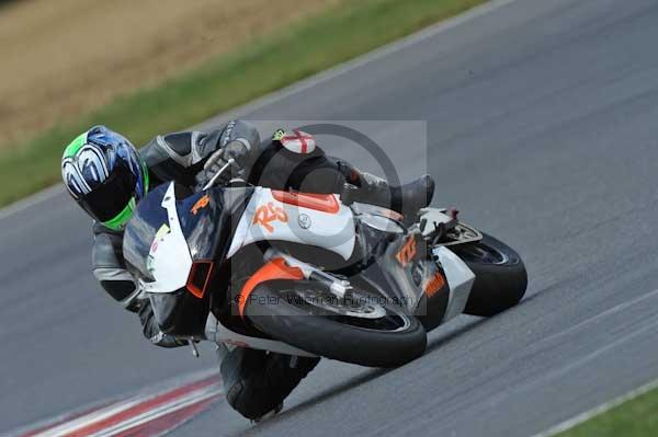 Motorcycle action photographs;Trackday digital images;event digital images;eventdigitalimages;no limits trackday;peter wileman photography;snetterton;snetterton circuit norfolk;snetterton photographs;trackday;trackday photos