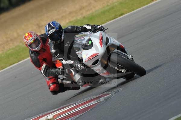 Motorcycle action photographs;Trackday digital images;event digital images;eventdigitalimages;no limits trackday;peter wileman photography;snetterton;snetterton circuit norfolk;snetterton photographs;trackday;trackday photos