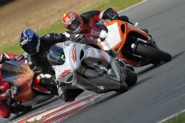 Motorcycle action photographs;Trackday digital images;event digital images;eventdigitalimages;no limits trackday;peter wileman photography;snetterton;snetterton circuit norfolk;snetterton photographs;trackday;trackday photos