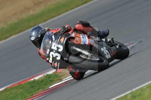 Motorcycle action photographs;Trackday digital images;event digital images;eventdigitalimages;no limits trackday;peter wileman photography;snetterton;snetterton circuit norfolk;snetterton photographs;trackday;trackday photos