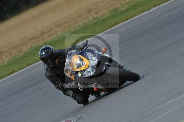 Motorcycle action photographs;Trackday digital images;event digital images;eventdigitalimages;no limits trackday;peter wileman photography;snetterton;snetterton circuit norfolk;snetterton photographs;trackday;trackday photos