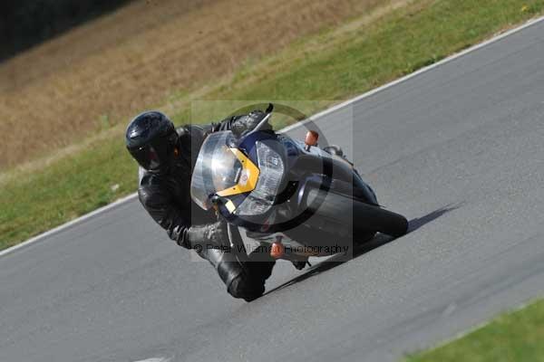 Motorcycle action photographs;Trackday digital images;event digital images;eventdigitalimages;no limits trackday;peter wileman photography;snetterton;snetterton circuit norfolk;snetterton photographs;trackday;trackday photos