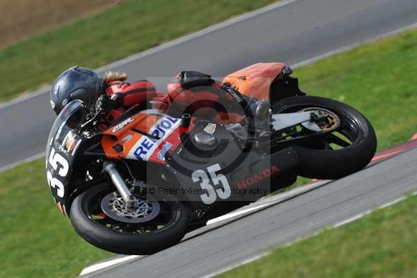Motorcycle action photographs;Trackday digital images;event digital images;eventdigitalimages;no limits trackday;peter wileman photography;snetterton;snetterton circuit norfolk;snetterton photographs;trackday;trackday photos