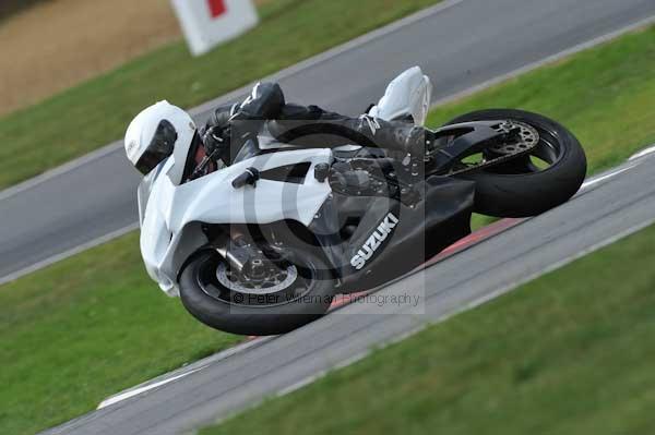 Motorcycle action photographs;Trackday digital images;event digital images;eventdigitalimages;no limits trackday;peter wileman photography;snetterton;snetterton circuit norfolk;snetterton photographs;trackday;trackday photos